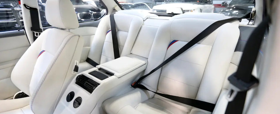 O sa te indragostesti nebuneste de el. Un M6 clasic cu suspensie pe aer si interior din piele alba se vinde acum pe internet O sa te indragostesti nebuneste de el. Un M6 clasic cu suspensie pe aer si interior din piele alba se vinde acum pe internet