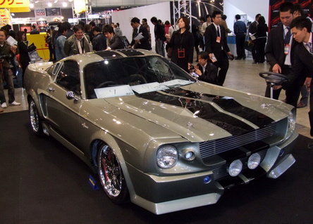 O Toyota Supra cu chip de Shelby GT500