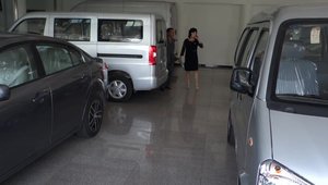 O vizita intr-un showroom nord-coreean este o experienta... extrem de ciudata