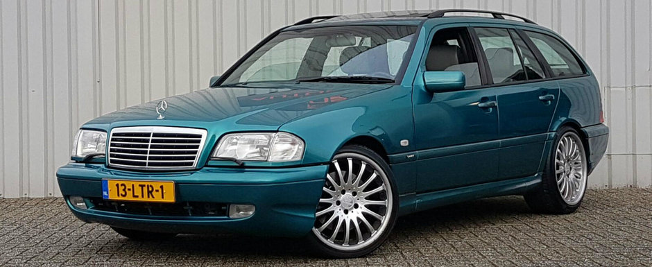 Ocazie rara. Acest Mercedes din '99 se vinde alaturi de o motorizare V8 si un interior in doua culori Ocazie rara. Acest Mercedes din '99 se vinde alaturi de o motorizare V8 si un interior in doua culori