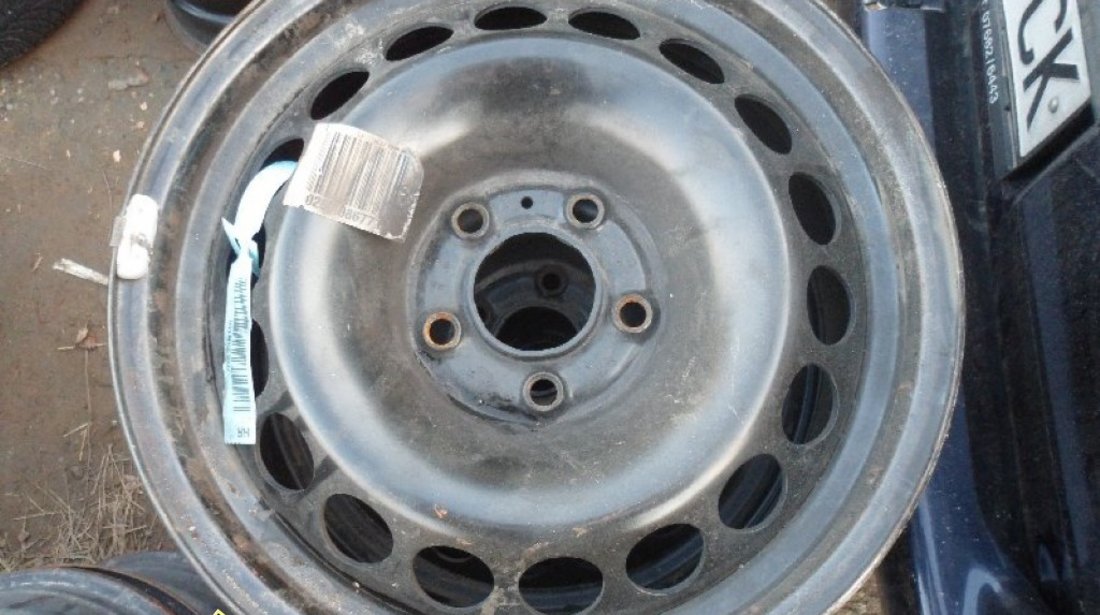 Ocazie setd e 4 jante de tablaa pe 16 originale de audi A4 B8 cu 5 gaurii 5x112 care sunt 7j si cu et 39 la doar 500 ron setul de 4 bucatii