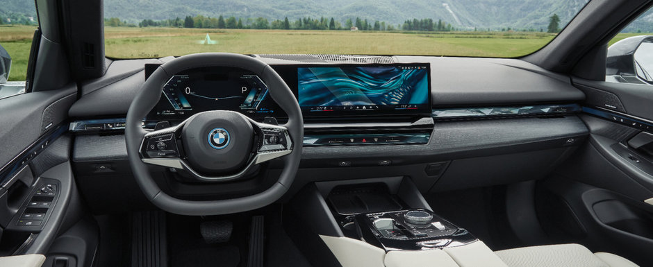 Oficial: Cea mai noua masina de la BMW are 299 de cai sub capota, dar nu consuma decat 0.6 la suta. Bavarezii au publicat acum primele informatii si detalii oficiale despre lista de preturi