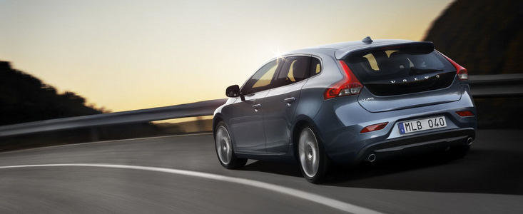 OFICIAL: Volvo dezvaluie mult-anticipatul V40