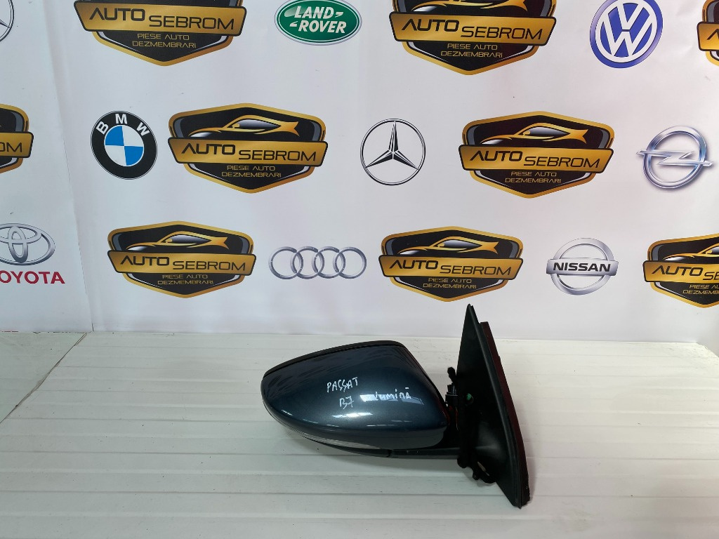 Oglinda completa dr VW Passat B7 cu lumina ambient