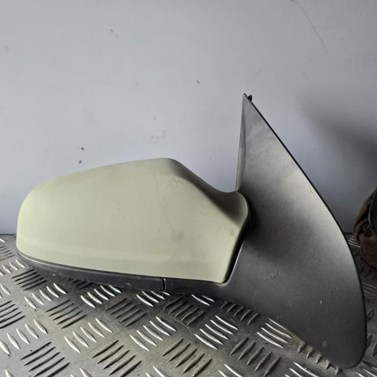 Oglinda dreapta 3 pini Opel Astra H facelift 2007-2010
