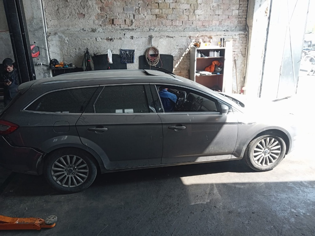 Oglinda dreapta completa Ford Mondeo 2013 break 1.6