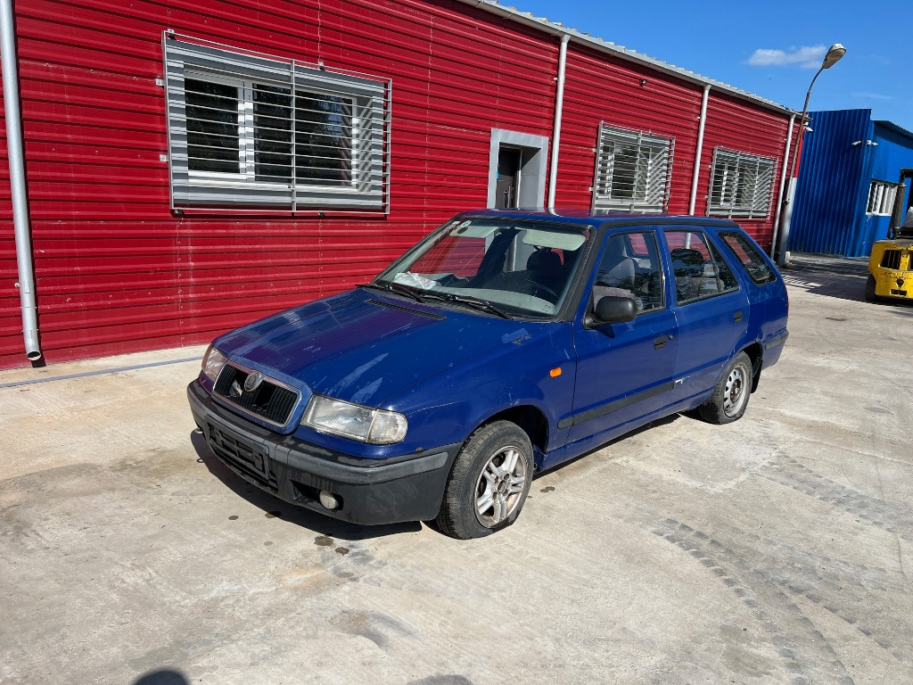 Oglinda dreapta completa Skoda Felicia 1999 COMBI 1.3 BENZINA