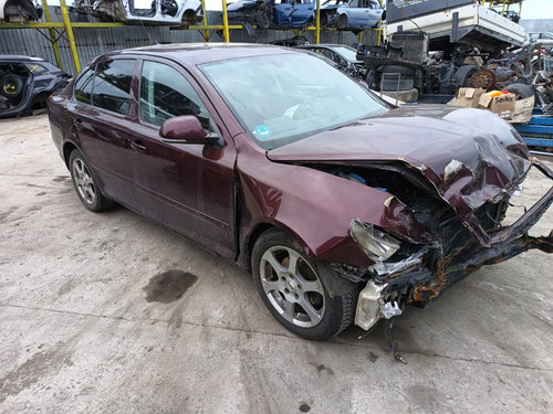 Oglinda dreapta completa Skoda Octavia 2 2010 berlina 1.6 tdi CAYC