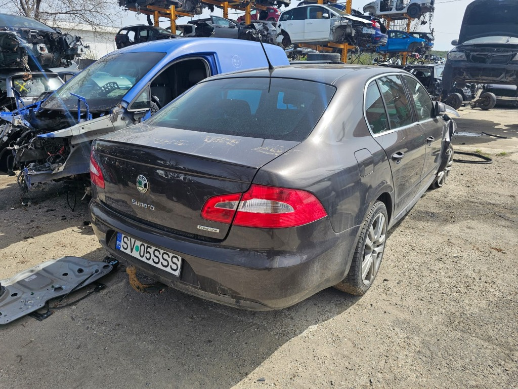 Oglinda dreapta completa Skoda Superb 2009 berlina 1.9 BLS