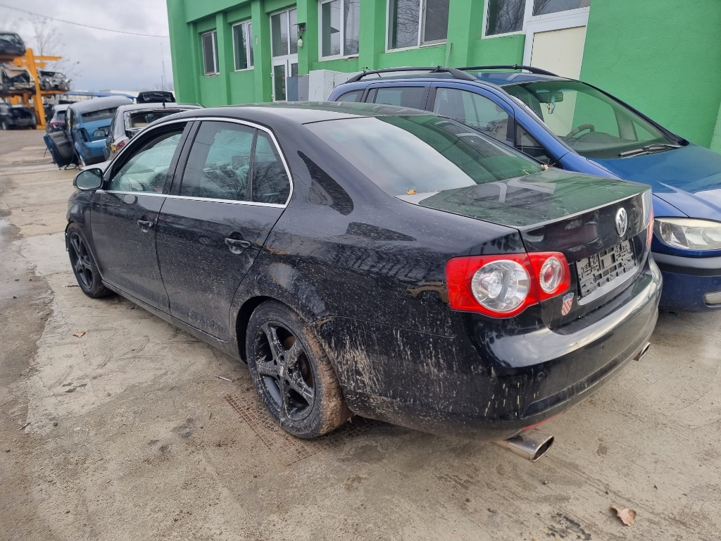 Oglinda dreapta completa Volkswagen Jetta 2008 berlina 2.0 fsi BVY