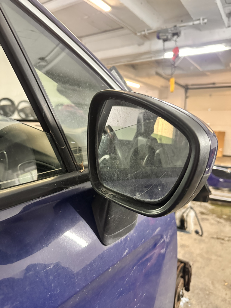 Oglinda dreapta cu rabatare electrica si camera Opel Crossland X 1.2 Benzina 2019, -