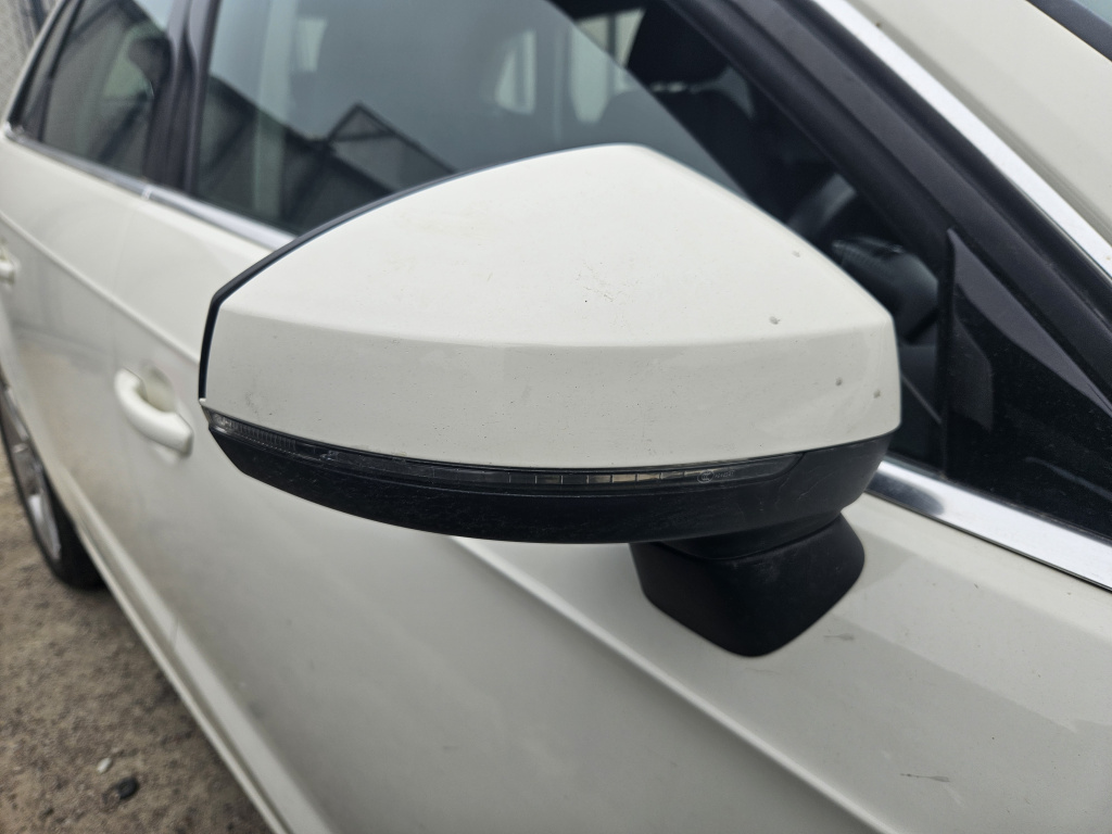 Oglinda dreapta cu rabatre manuala si reglaj electric Audi A3 8V 2015, 6 PINI