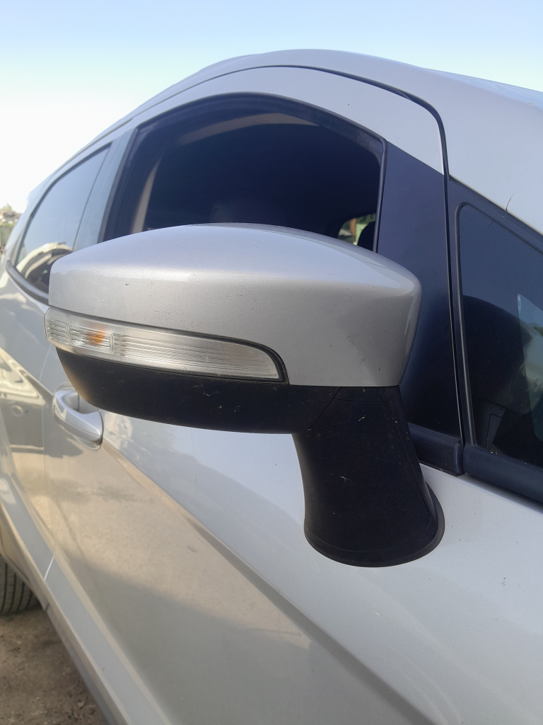 Oglinda dreapta cu rabatre manuala si reglaj electric Ford Ecosport 2015