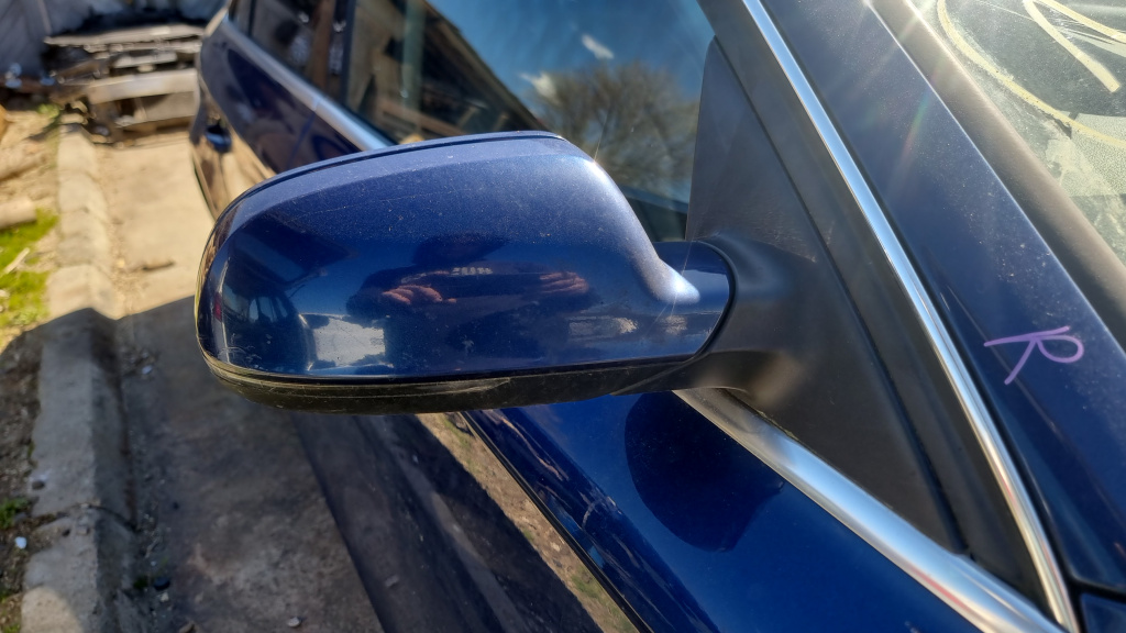 Oglinda dreapta cu rabatre manuala si reglaj electric Audi A4 B8 2014