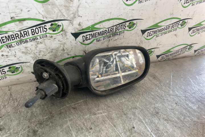 Oglinda dreapta manuala CU DEFECT E20103017 / E2 0103017 Dacia Logan [2004 - 2008] MCV 1.5 dci MT (84 hp)