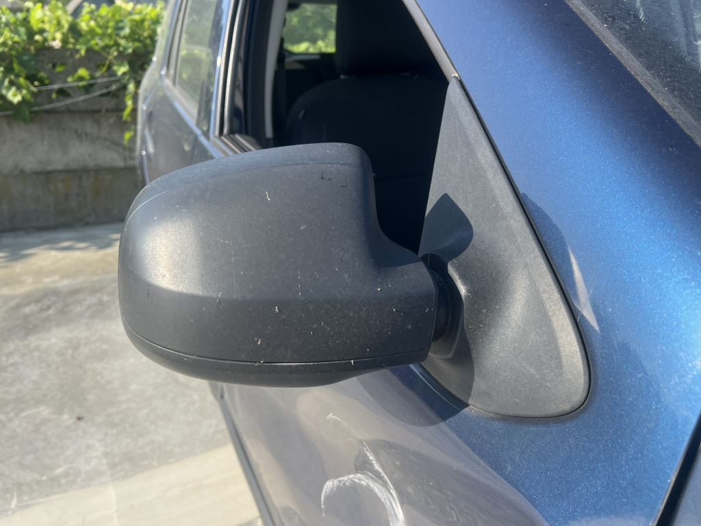 Oglinda dreapta manuala Dacia Logan Mcv 1.0 Benzina 2018, 2 PINI / 963013379R