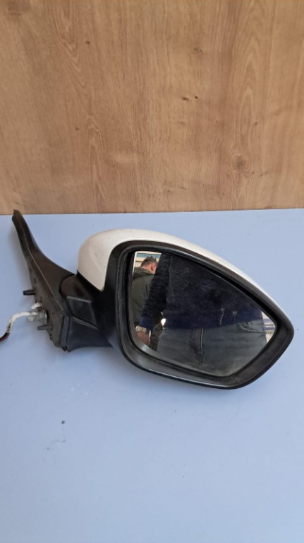 Oglinda dreapta Peugeot 208 an fabricatie 2014
