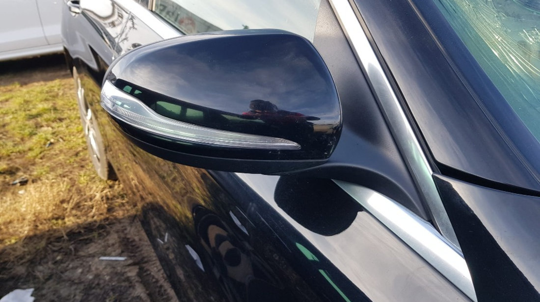 Oglinda dreapta rabatabila electric cu lumina ambientala Mercedes Benz C220 W205 2015 cod: A2058100400