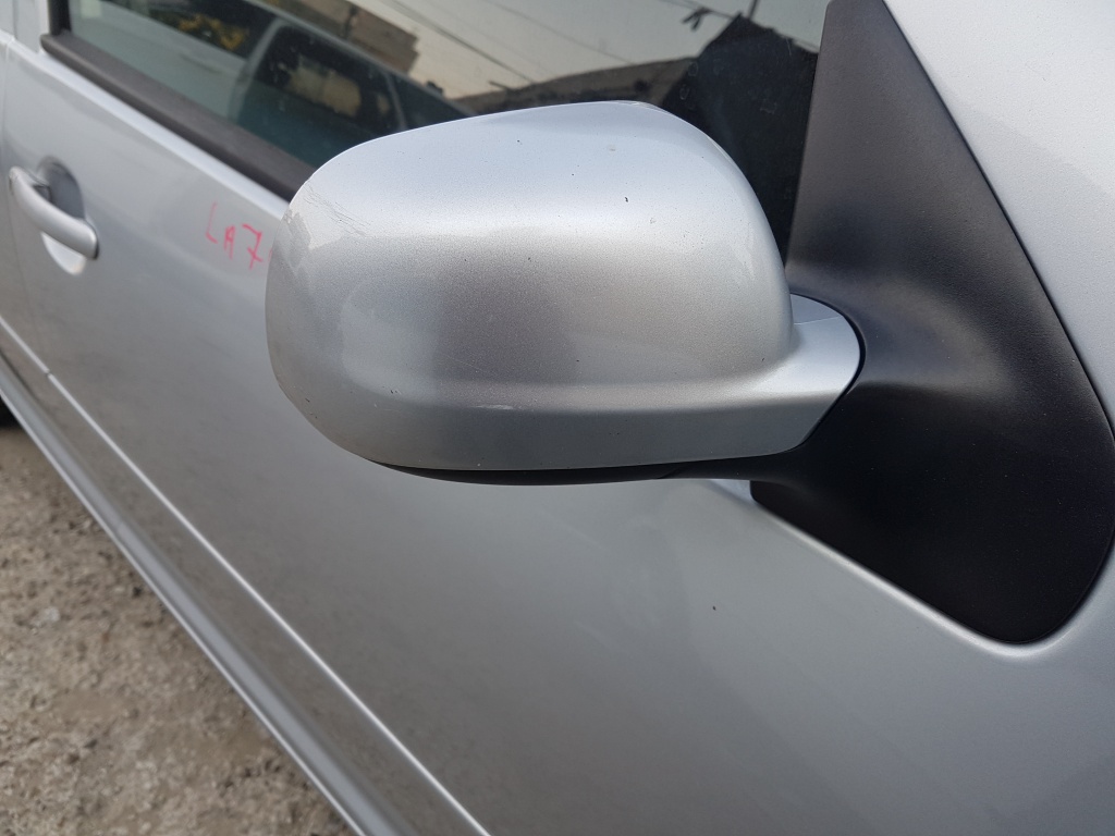Oglinda Dreapta VW Bora 1998 - 2005 Cod Culoare LA7W