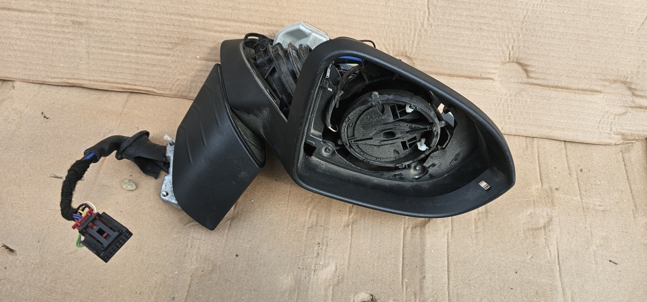 Oglinda dreapta VW ID3 / ID.3 electric 2019 2020 2021 2022