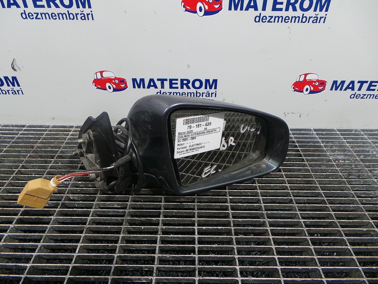 OGLINDA EXTERIOARA DREAPTA AUDI A4 A4 - - (2001 2004)