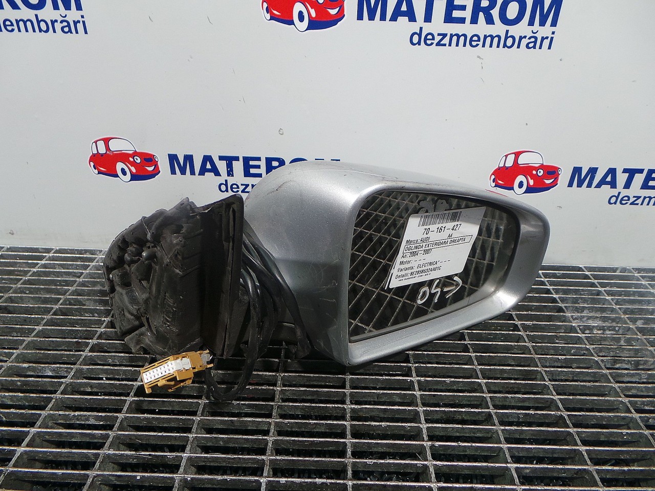 OGLINDA EXTERIOARA DREAPTA AUDI A4 A4 - - (2004 2007)