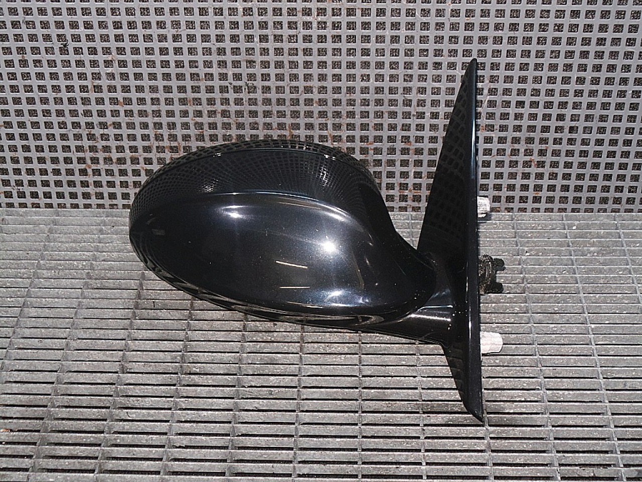 OGLINDA EXTERIOARA DREAPTA BMW SERIA 3 E 90 - - (2004 2007)