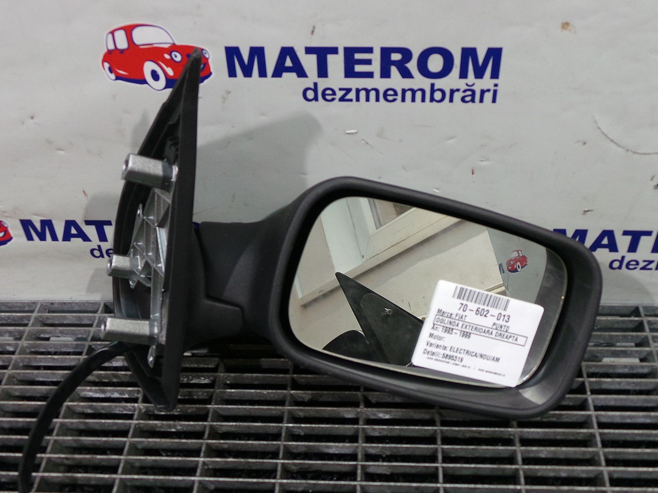 OGLINDA EXTERIOARA DREAPTA FIAT PUNTO - - (1993 1999)