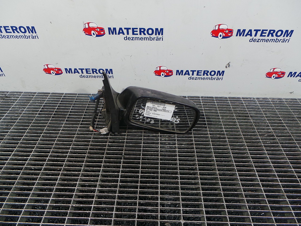 OGLINDA EXTERIOARA DREAPTA TOYOTA YARIS - - (1999 2005)
