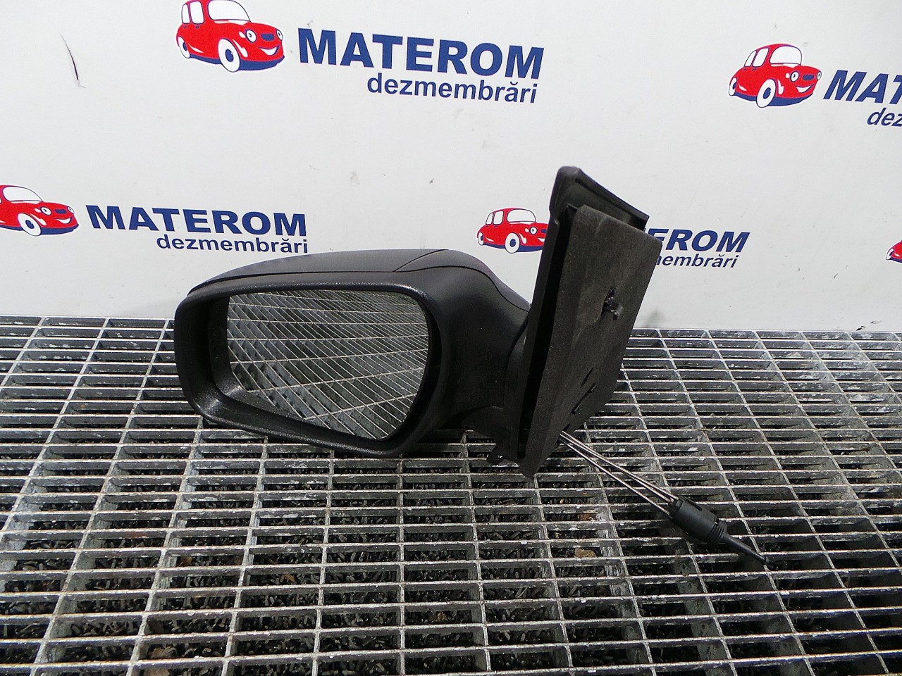OGLINDA EXTERIOARA STANGA FORD FOCUS FOCUS - - (2004 2008)