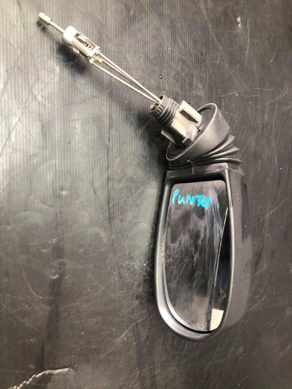 Oglinda manuala dreapta fiat punto e30157179