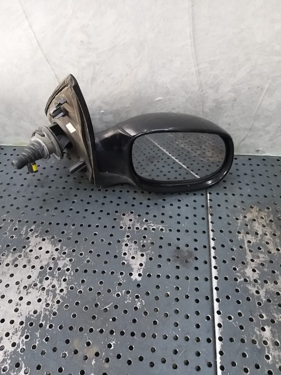 Oglinda manuala dreapta peugeot 206 96480971xt