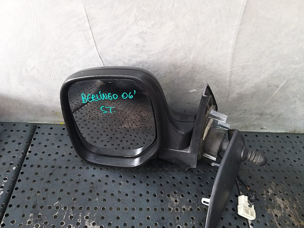 Oglinda manuala stanga citroen berlingo 96366858xt