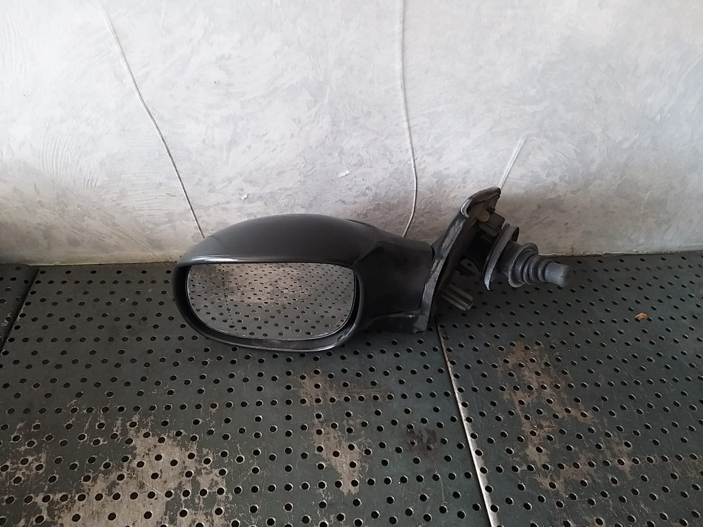 Oglinda manuala stanga peugeot 206 07430l