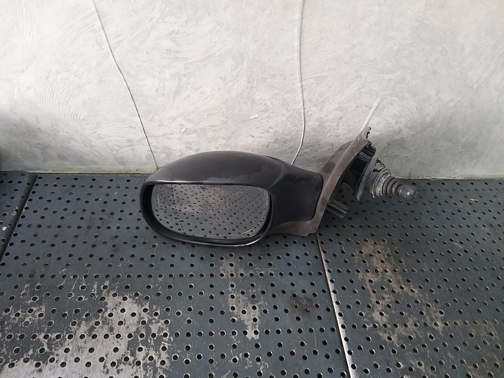 Oglinda manuala stanga peugeot 206 96480956xt