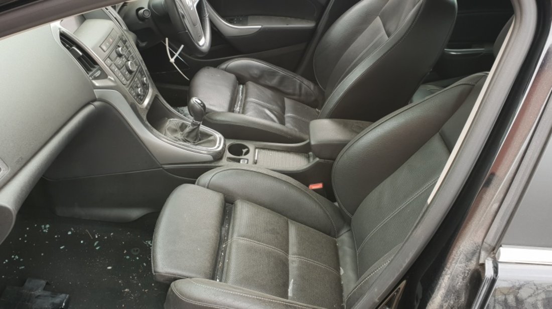 Oglinda retrovizoare interior Opel Astra J 2011 Hatchback 1.7 cdti