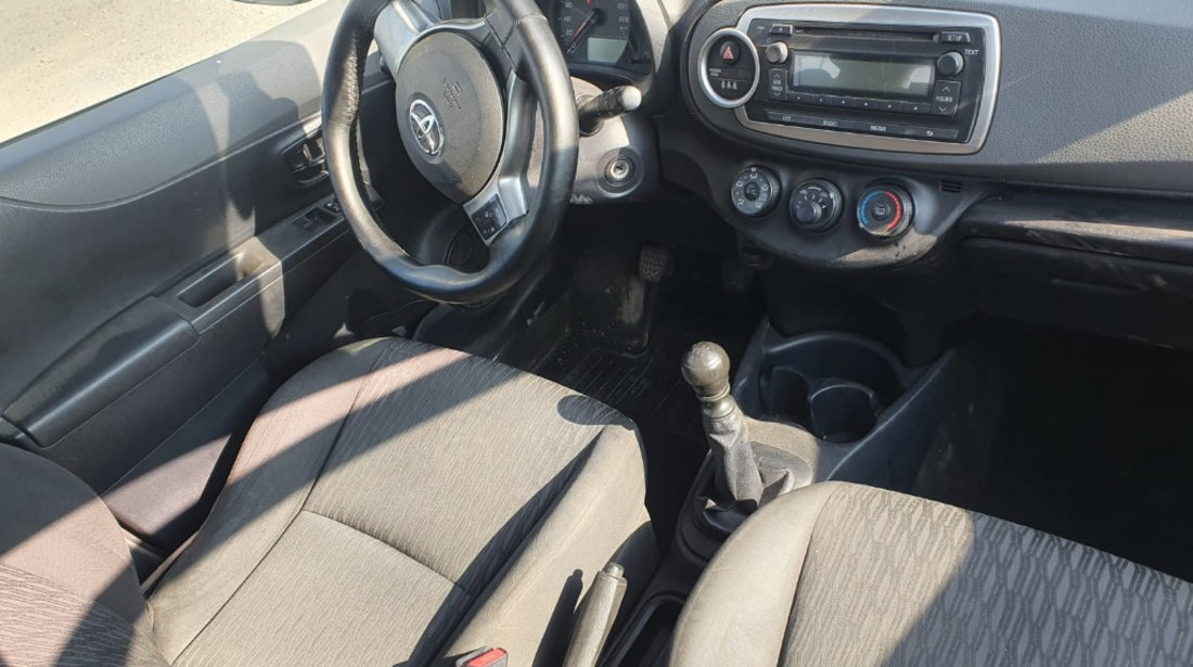 Oglinda retrovizoare interior Toyota Yaris 2012 hatchback 1.4