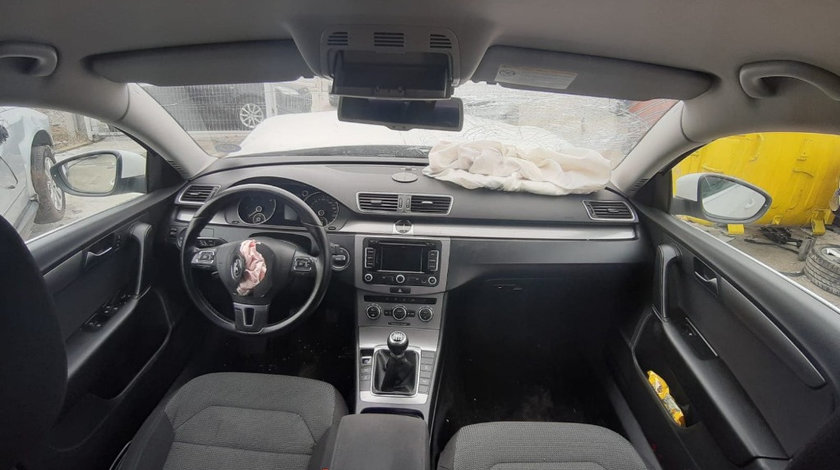 Oglinda retrovizoare interior Volkswagen Passat B7 2012 berlina 1.6 tdi