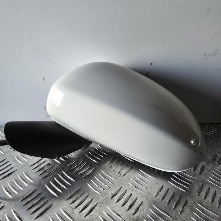 Oglinda stanga 5 pini Opel Corsa D facelift 2010-2014