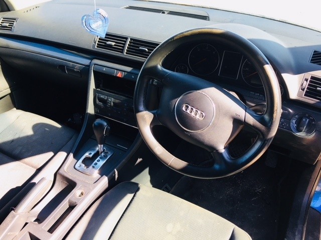 Oglinda stanga completa Audi A4 B6 2004 AVANT 1.9 TDI