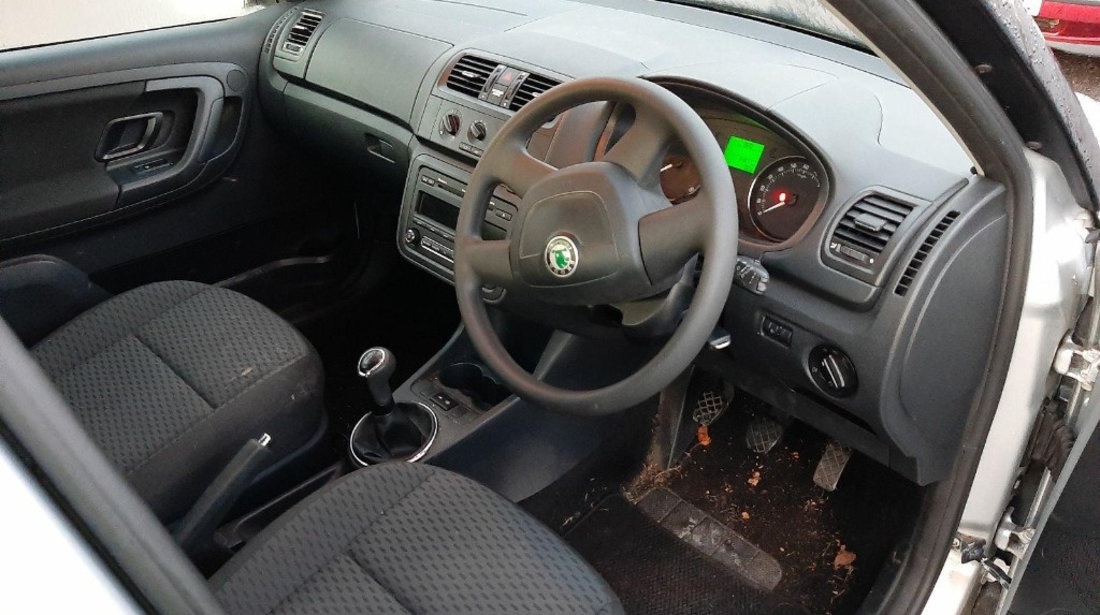 Oglinda stanga completa Skoda Fabia 2 2013 Hatchback 1.2 i CGPA