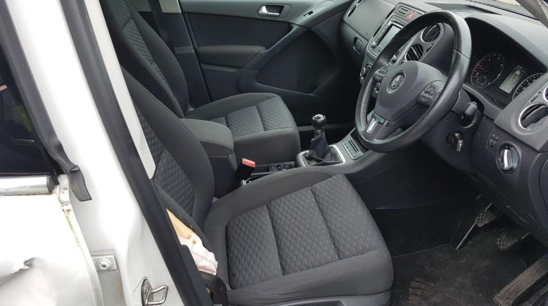 Oglinda stanga completa Volkswagen Tiguan 2011 SUV 2.0 TDI