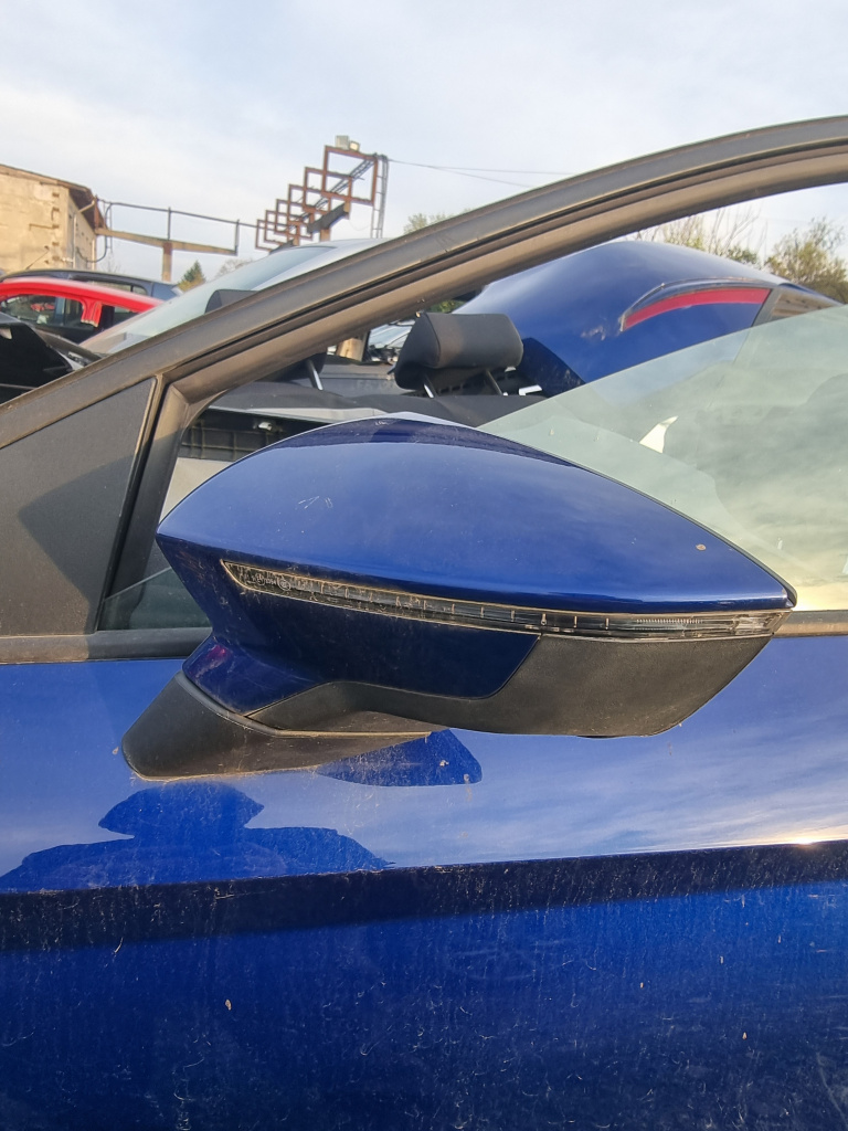Oglinda stanga cu rabatare manuala si reglaj electric Seat Ibiza 2018
