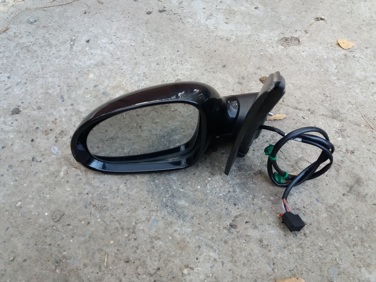 Oglinda Stanga cu Semnalizare  VW Golf 5 Negru  Metalizat