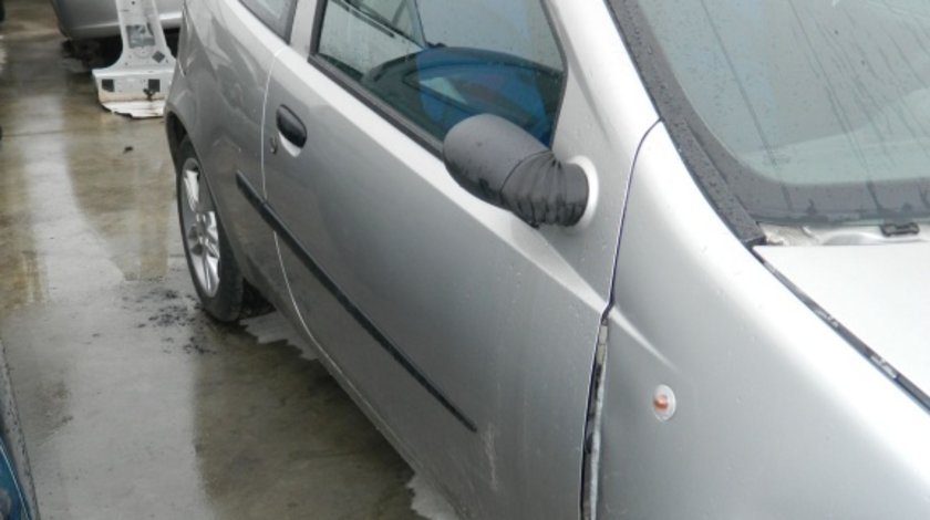 Oglinda stanga - dreapta manuala Fiat Punto model 2006