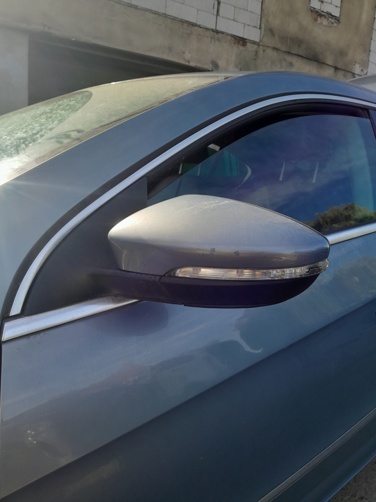 Oglinda stanga incompletă Volkswagen Passat CC 2010, LC7Z / 6 PINI