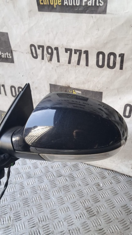 Oglinda stanga neagra VW Passat B6 2.0 TDI an 2007 cod LC9X