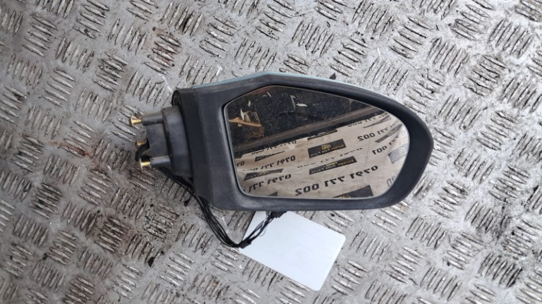 Oglinda usa dreapta Mercedes A150 w169 benzina, cod motor 266.920 , transmisie manuala , an 2005