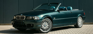 Olandezii au scos la vanzare un BMW E46 cu diferite optiuni Individual. Modelul din 2001 se lauda cu o configuratie unica in lume