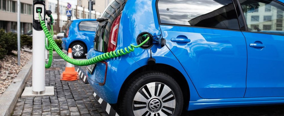 OMV Petrom cumpara cea mai mare retea de incarcare pentru masini electrice din Romania OMV Petrom cumpara cea mai mare retea de incarcare pentru masini electrice din Romania